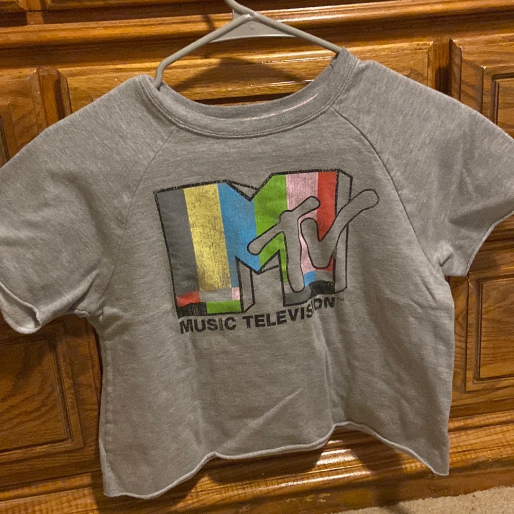 MTV cropped T-shirt.